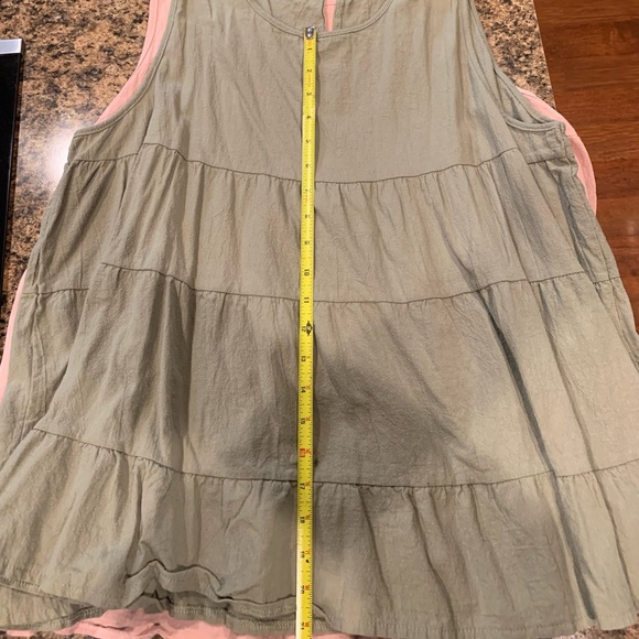 *2 for $10 item* Set of two tank tops - Picture 8 of 10